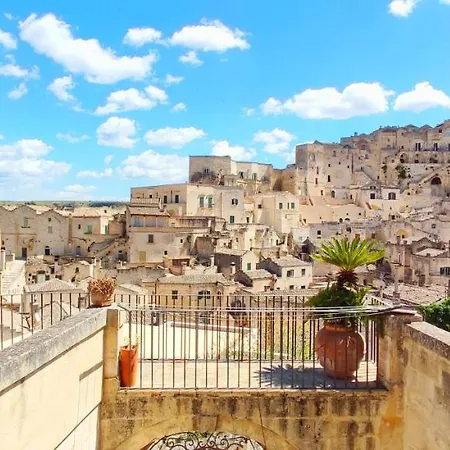 Casa Tudor Art Luxury Affittacamere Matera