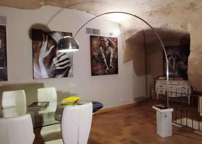 Casa Tudor Art Luxury Affittacamere Matera
